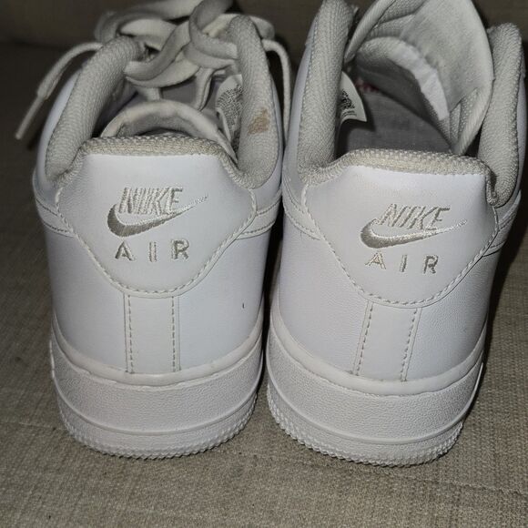 Nike Air Force 1  Low Top Shoe Triple White US Size 7.5